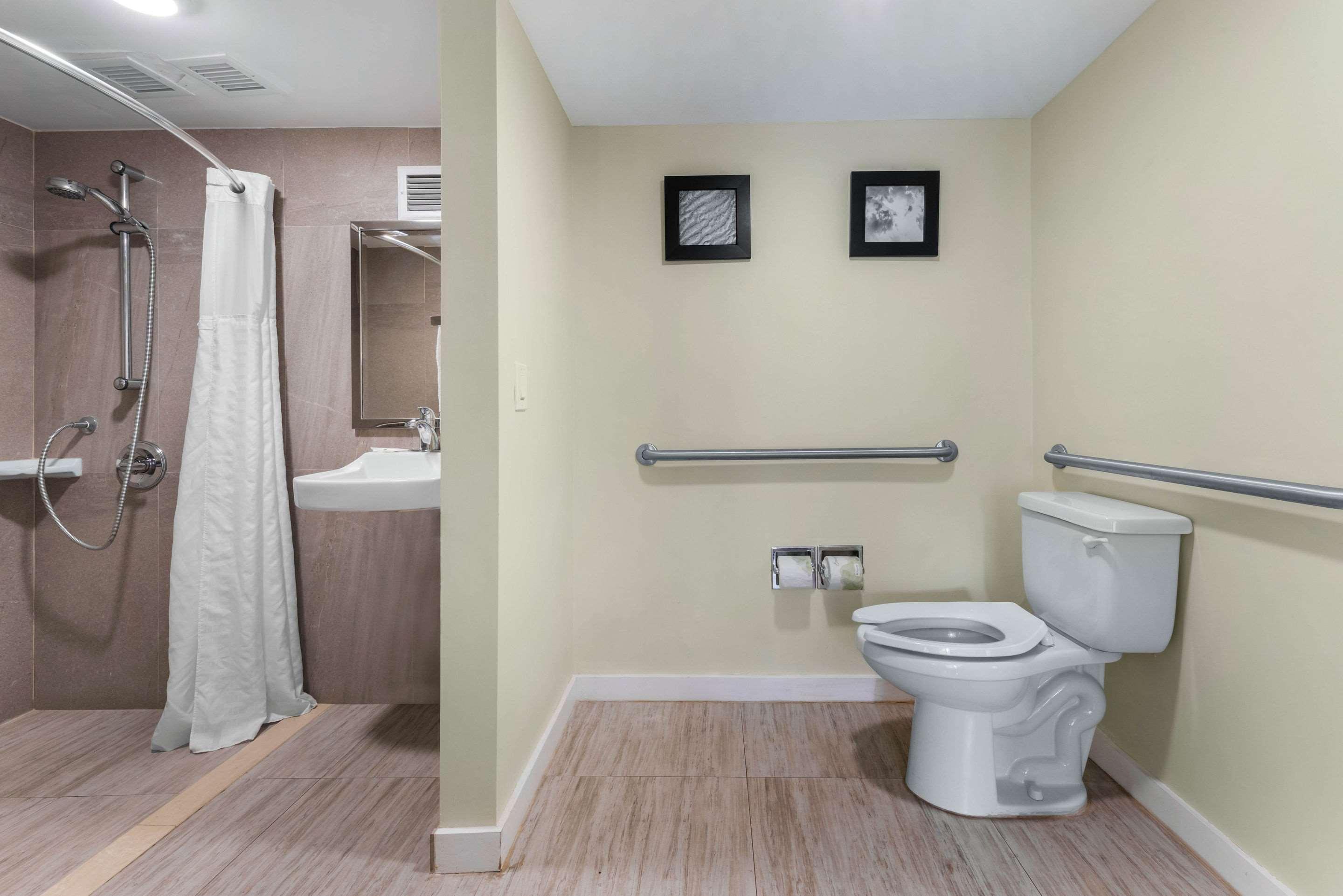 Quality Inn University North I-75 Гейнсвил Екстериор снимка